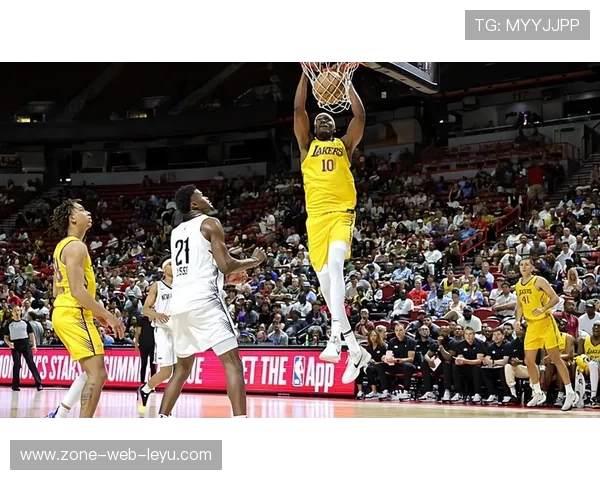 _湖人队状态回暖，冲刺季后赛_，湖人主场时隔8年再迎季后赛