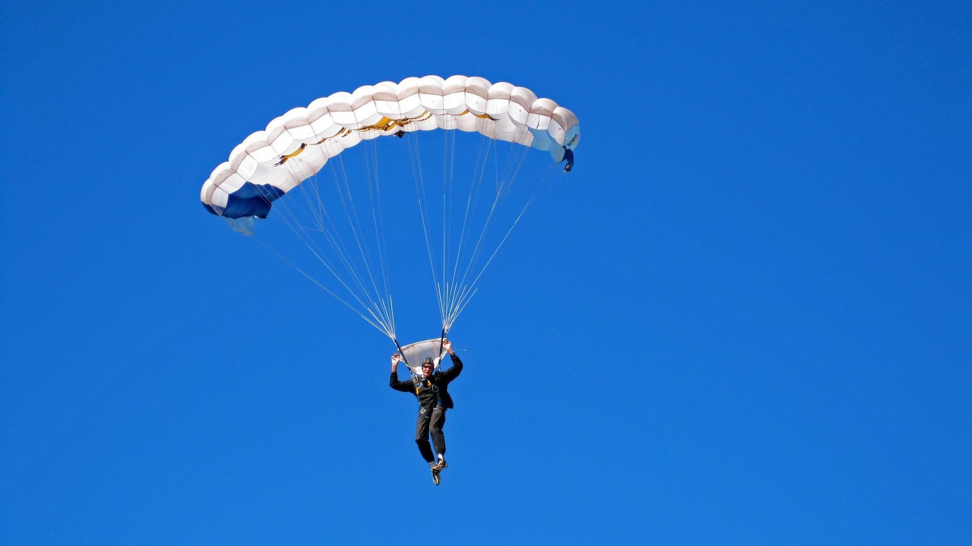 《英雄联盟》S13全球赛区排名公布，黑马战队崭露头角，英雄联盟全球赛区介绍